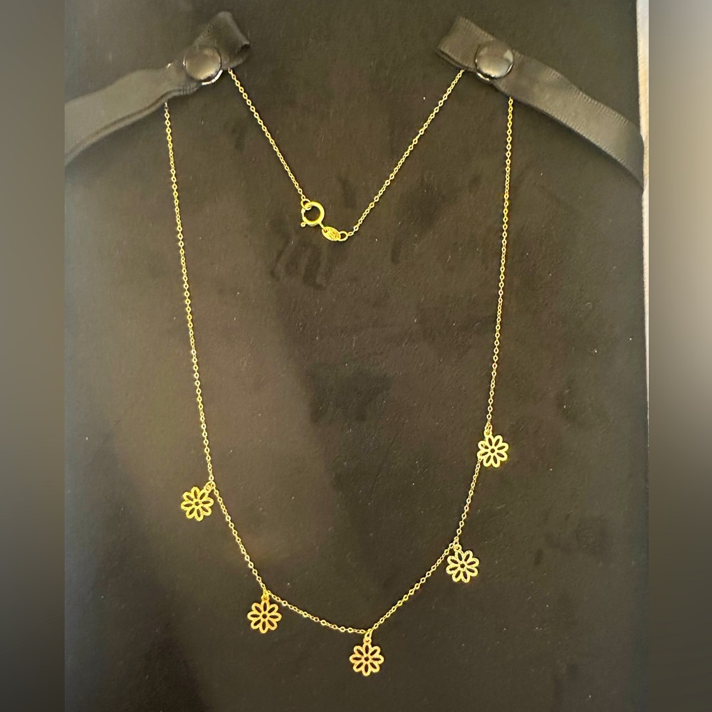 10KT yellow gold Flower station necklace